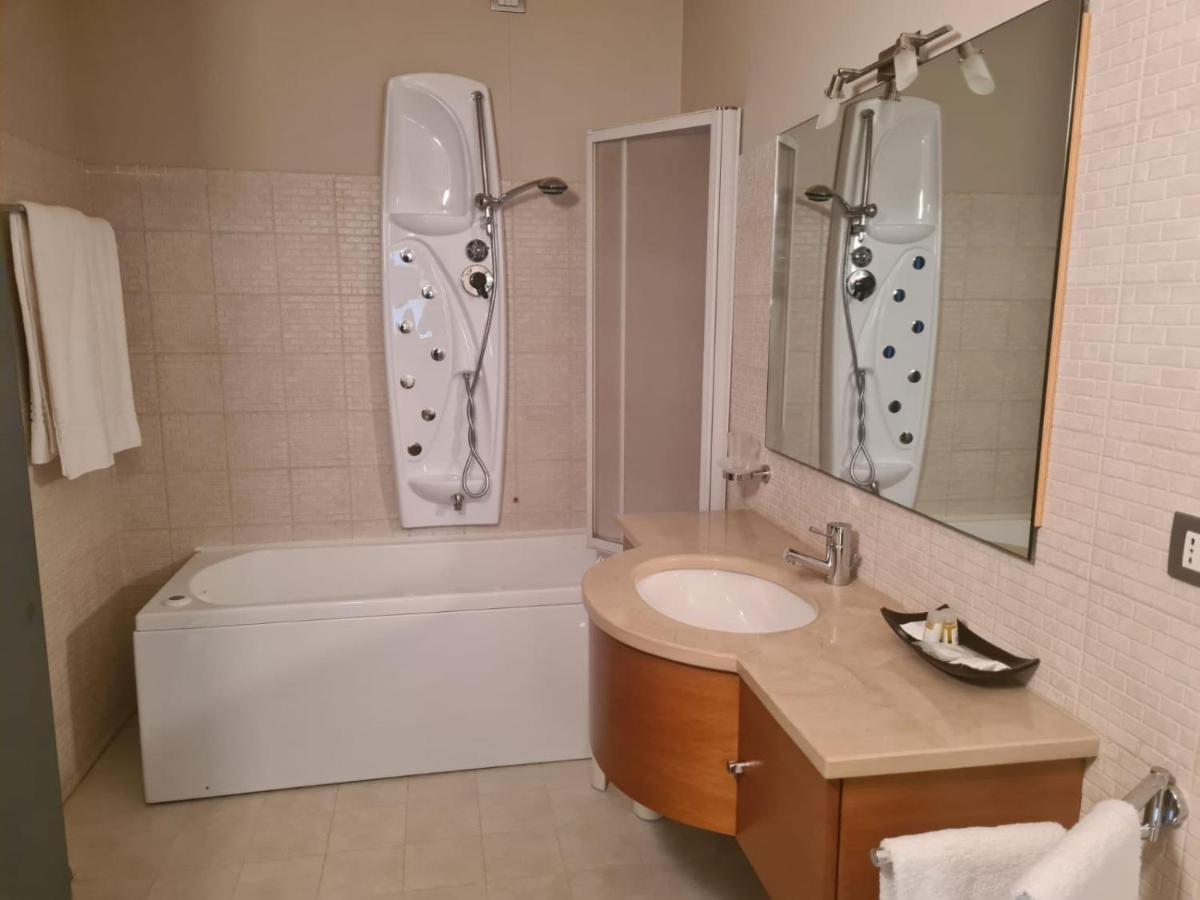 Stella Charming & Luxury Rooms Конверсано Екстер'єр фото